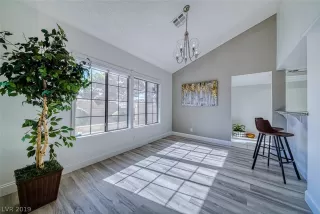 Photo #6: 2121511 Listing