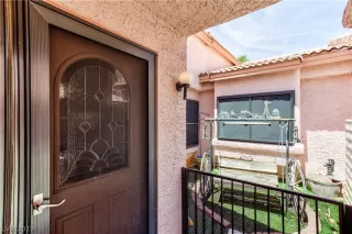 Photo #5: 2121516 Listing