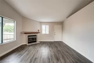 Photo #1: 2121525 Listing