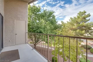 Photo #4: 2121525 Listing