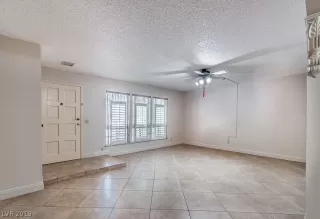 Photo #3: 2121582 Listing