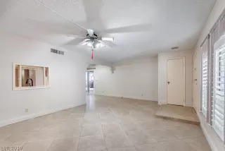 Photo #4: 2121582 Listing