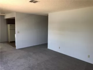 Photo #4: 2121605 Listing