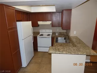 Photo #2: 2121651 Listing 