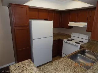 Photo #3: 2121651 Listing 