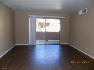 Photo #6: 2121651 Listing 