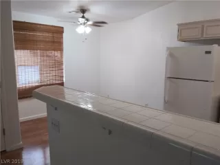 Photo #6: 2121662 Listing 