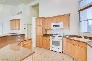 Photo #2: 2121697 Listing