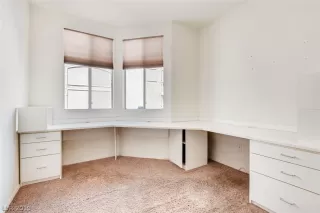 Photo #5: 2121697 Listing