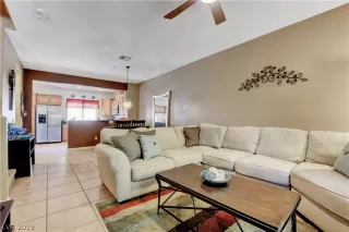 Photo #2: 2121698 Listing