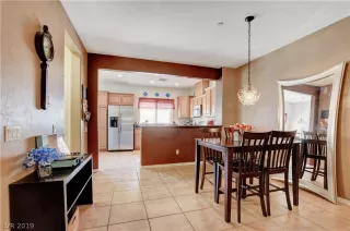 Photo #6: 2121698 Listing