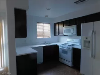 Photo #4: 2121711 Listing 