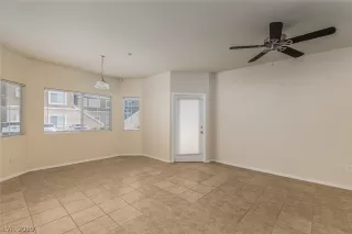 Photo #3: 2121726 Listing