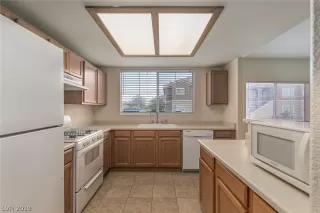 Photo #5: 2121726 Listing