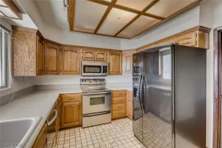 Photo #5: 2121741 Listing