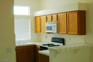 Photo #5: 2121836 Listing