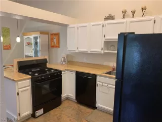 Photo #1: 2121884 Listing 