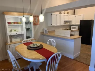 Photo #3: 2121884 Listing 