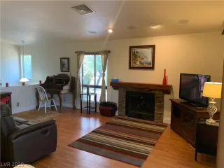 Photo #5: 2121884 Listing 