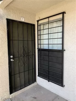 Photo #1: 2121888 Listing 