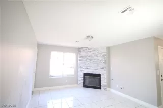 Photo #4: 2121928 Listing