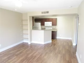 Photo #3: 2121951 Listing 