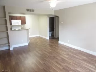 Photo #4: 2121951 Listing 