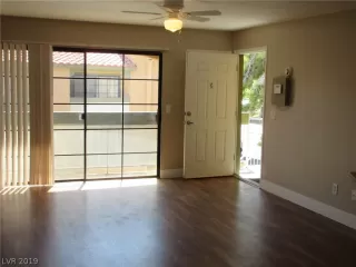 Photo #5: 2121951 Listing 