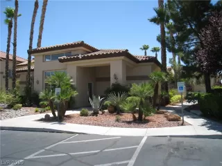 Photo #3: 2121958 Listing