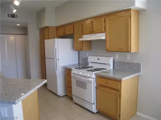 Photo #6: 2121958 Listing