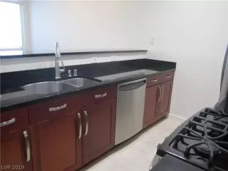 Photo #4: 2121965 Listing 