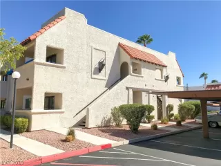 Photo #1: 2121987 Listing