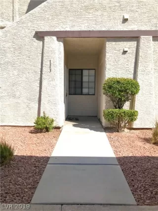 Photo #3: 2121987 Listing