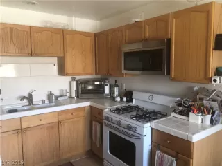 Photo #3: 2121994 Listing