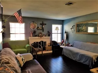 Photo #3: 2122005 Listing 