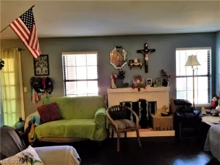 Photo #4: 2122005 Listing 