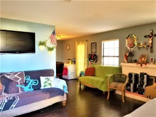 Photo #5: 2122005 Listing 