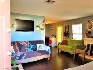 Photo #6: 2122005 Listing 