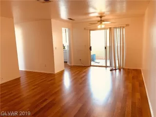 Photo #3: 2122151 Listing