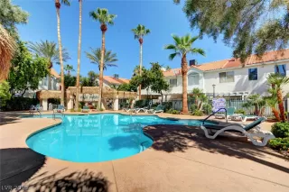 Photo #1: 2122214 Listing