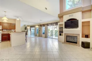 Photo #2: 2122214 Listing