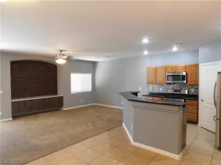 Photo #2: 2122315 Listing