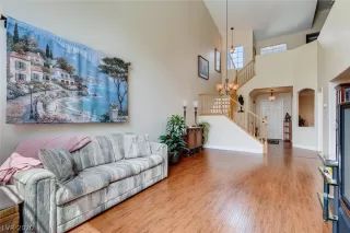 Photo #6: 2122359 Listing