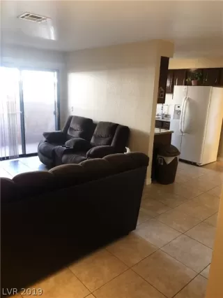 Photo #4: 2122367 Listing