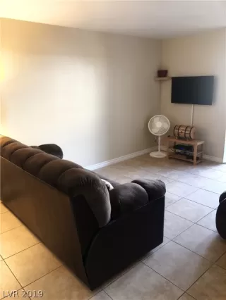 Photo #5: 2122367 Listing