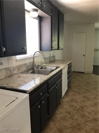 Photo #6: 2122382 Listing 