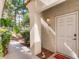 Photo #2: 2122397 Listing