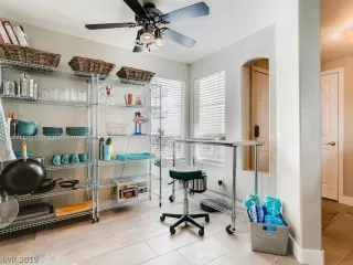 Photo #6: 2122397 Listing