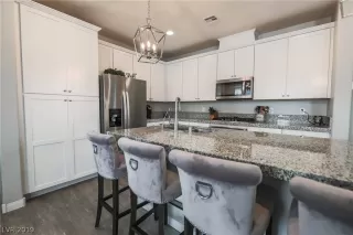 Photo #2: 2122452 Listing 