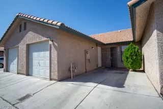 Photo #1: 2122460 Listing